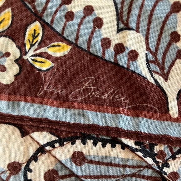 Vera Bradley Large Hobo Tote in Retired Pattern of Slate Blooms - Picture 5 of 10